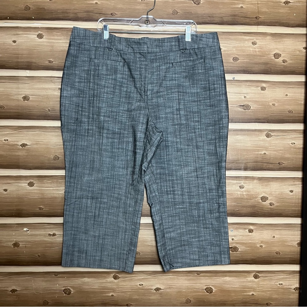 5/$30 Apt.9 women gray cropped‎ pants size 18